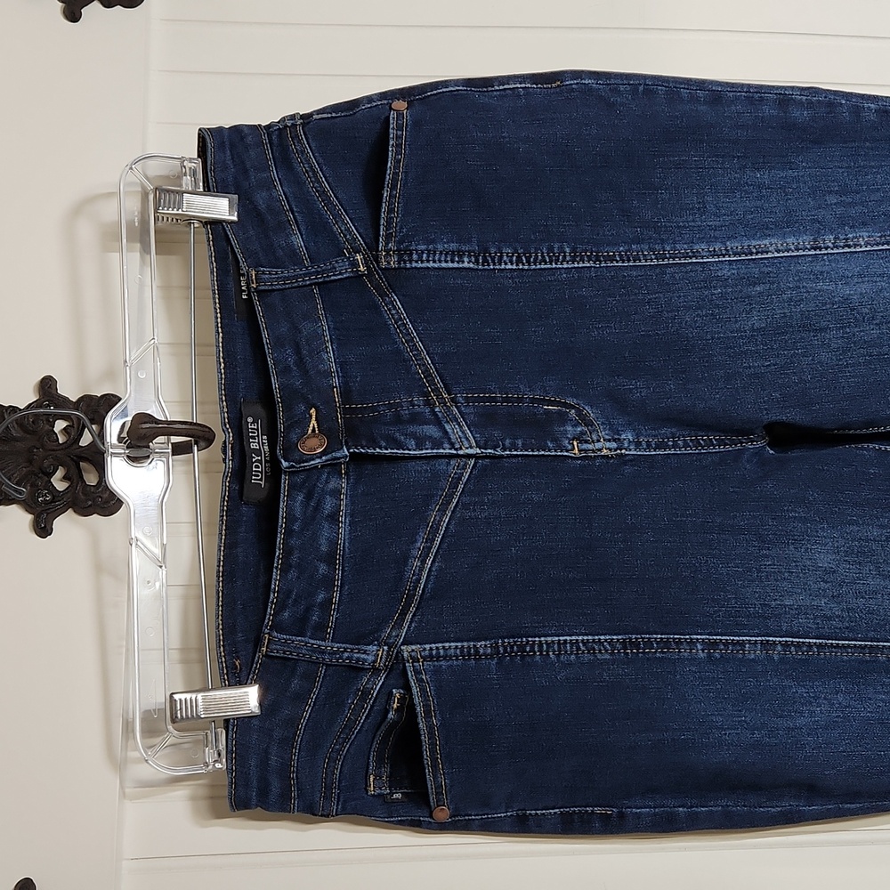 Judy Blue high rise, 13/31 flare fit leg, dark wash jeans with 2" hem